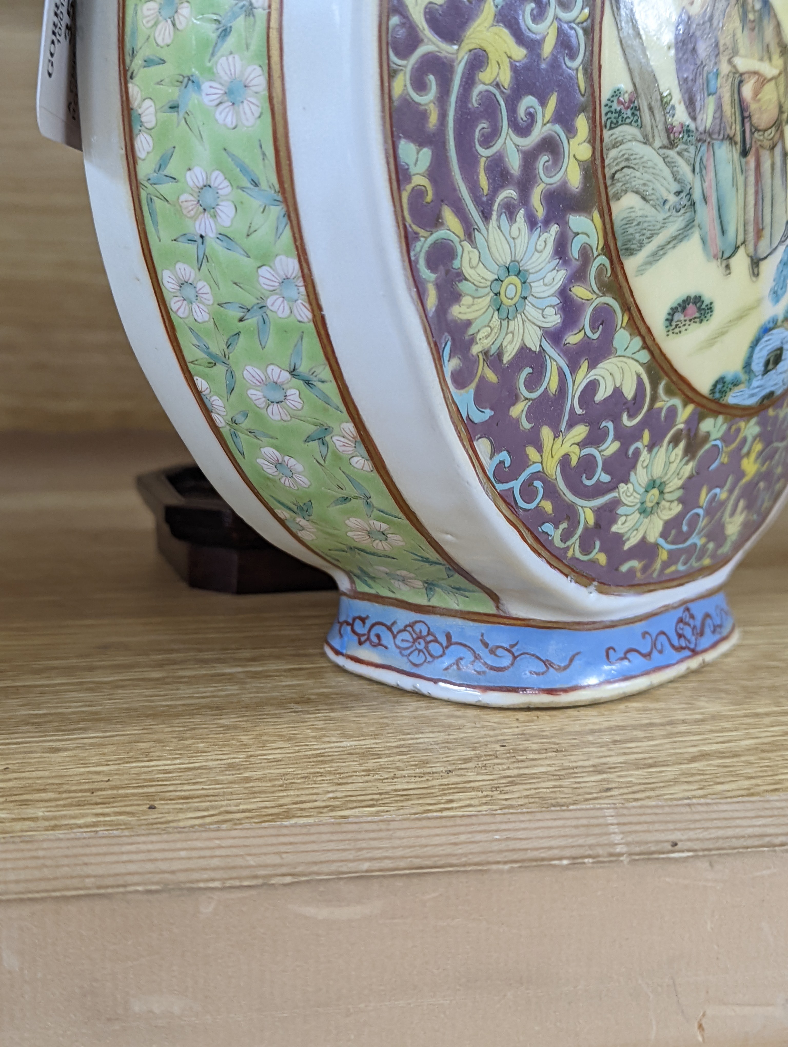 A Chinese famille rose moon flask, 19th century, restored 27cm